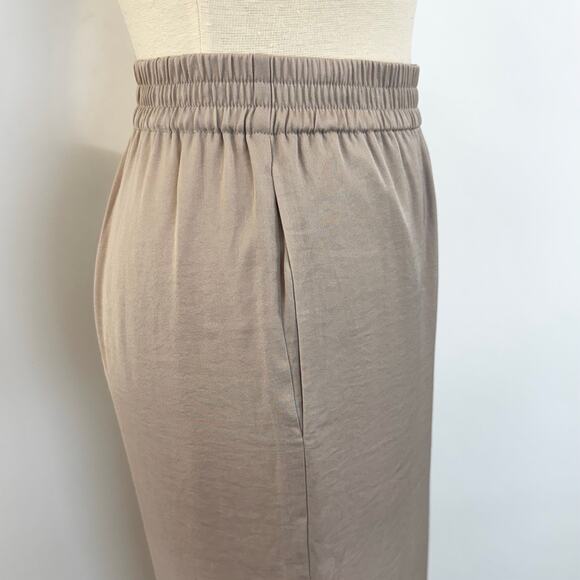Barefoot Dreams Washed Satin Wide Leg Pants Feather Size XL NWT - Picture 4 of 10